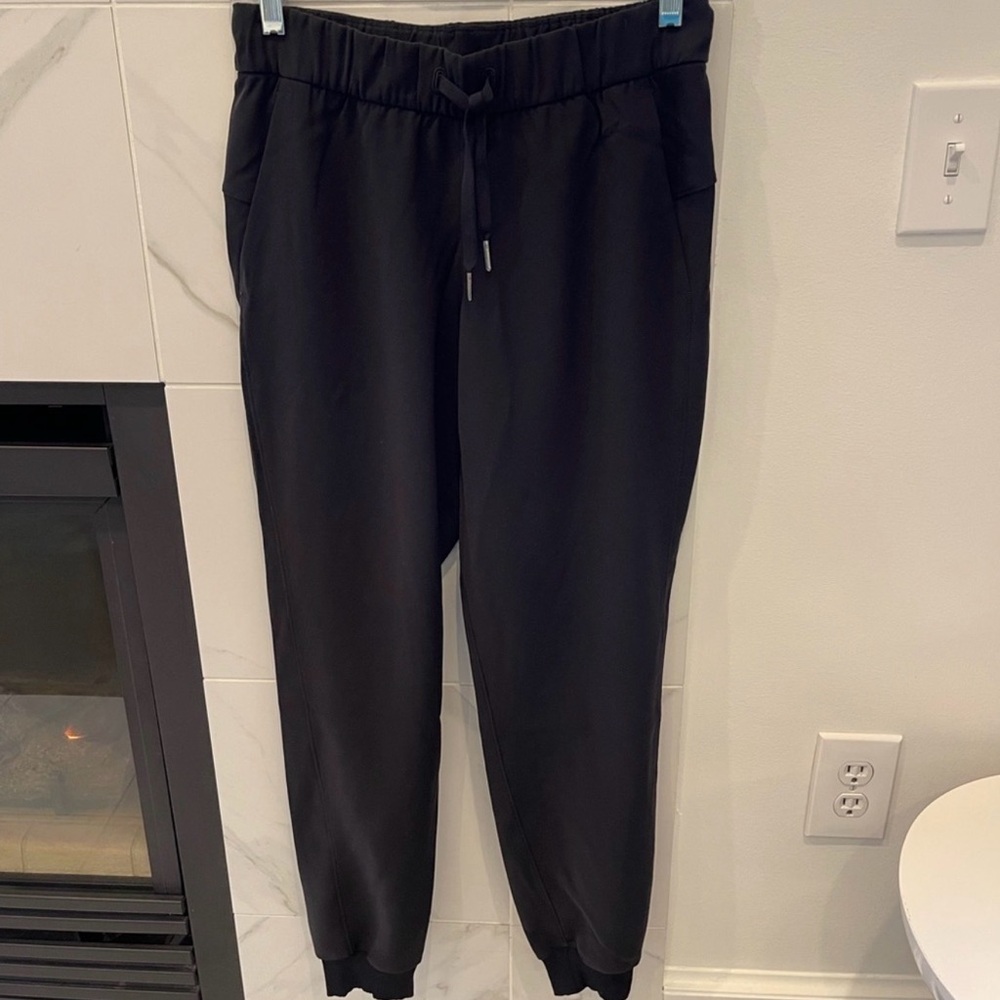 Lululemon On The Fly Joggers